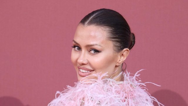 Боня — о друге, подарившем ей кровать за 11 млн рублей: «Живем в разных странах»