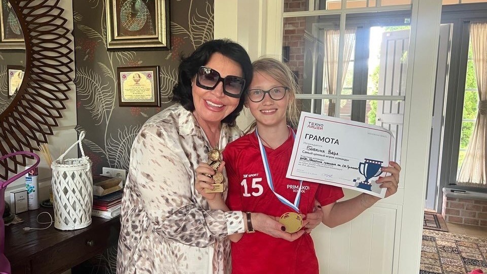 Бабкина поздравила внучку с 13-летием: «Настоящая сорвиголова»