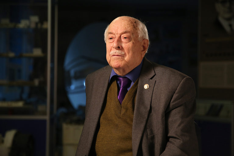 Ретрансляция из Хьюстона: как СССР получал данные о миссиях "Аполлон" и почему мемуары Молотова вводят в заблуждение