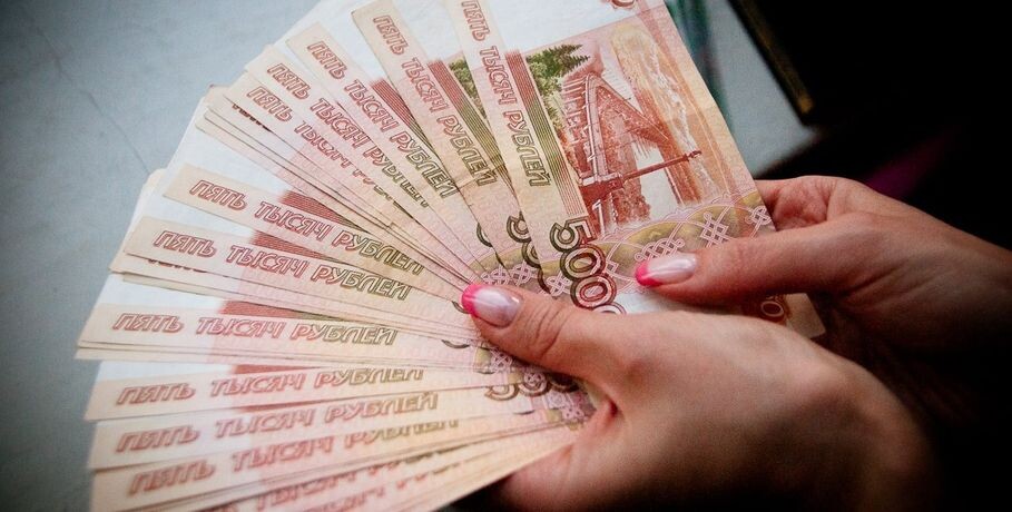 Выдавать зарплату будут по новым правилам: изменения с 1 сентября
