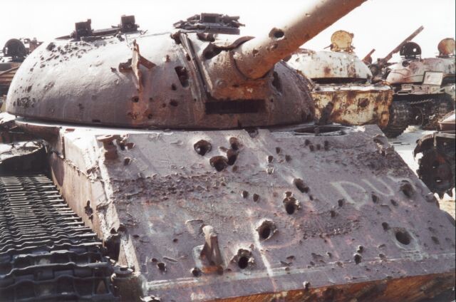 Это невозможно? Возможно! Что произошло с танком Т-54, когда в него попал 88-мм снаряд "Королевского Тигра"?