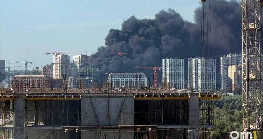 Рабочие получили ожоги до 90% тела при пожаре на стройке в Омске