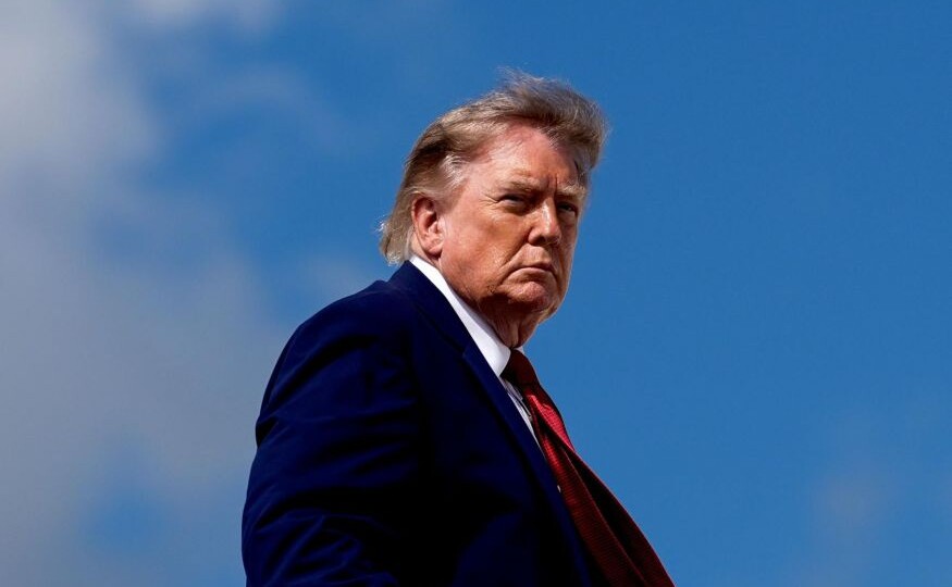 «Скоро я объявлю Ормузский пролив территорией США» — Трамп. Сенатор молчать не стал
