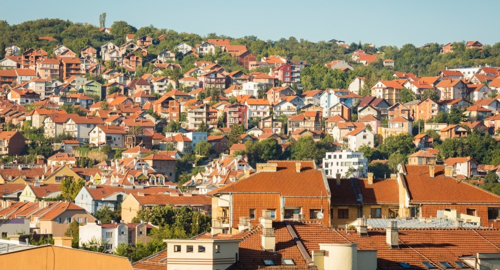 Куда сейчас уезжают из России и каково там живется