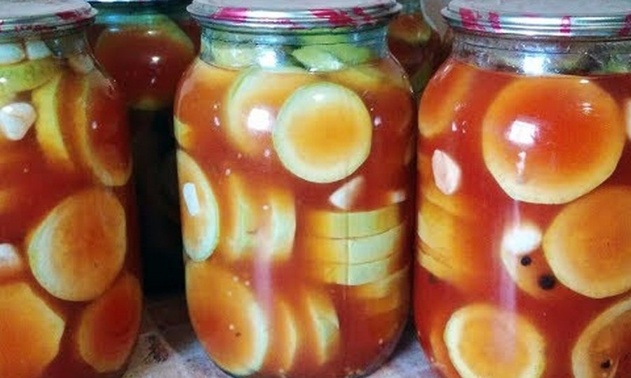 Кабачки с кетчупом чили на зиму: хрустящие, пикантные и очень вкусные
