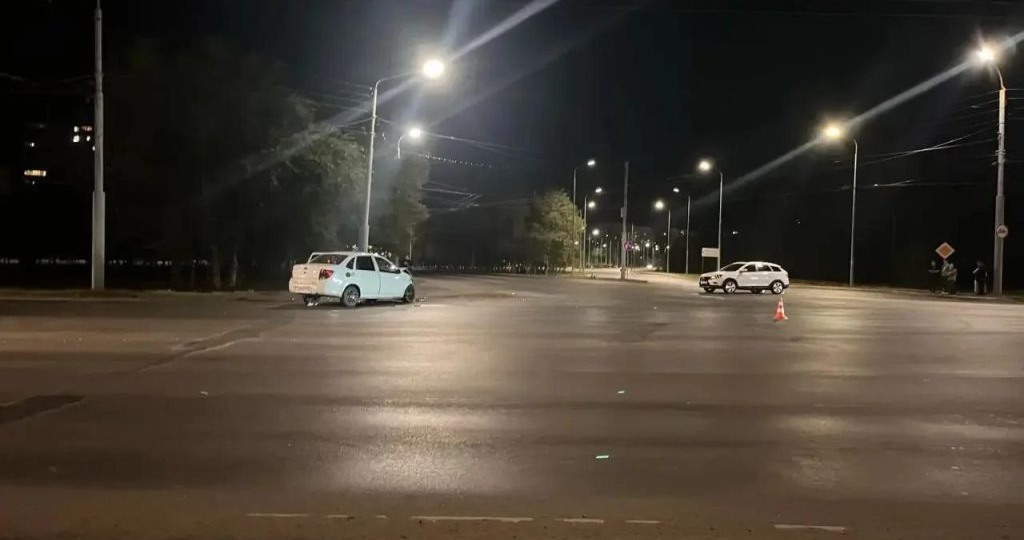 2-летняя девочка пострадала в ДТП: в Оренбурге автоледи не поделили перекресток