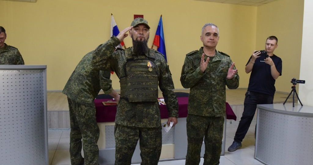 В оренбургском отряде БАРС-6 Форштадт бойцам вручили награды Минобороны