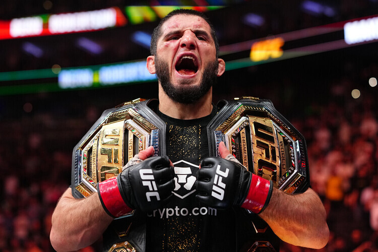 Ислам Махачев выиграл 17-й бой подряд в UFC: «Мы – Россия – №1 в мире. Все рекорды побьём!»