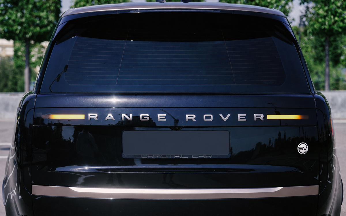 Андрей Любимов / РБК📷Из-за нового стиля Range Rover сзади напоминает собой капсулу на колесах. Нравится не всем