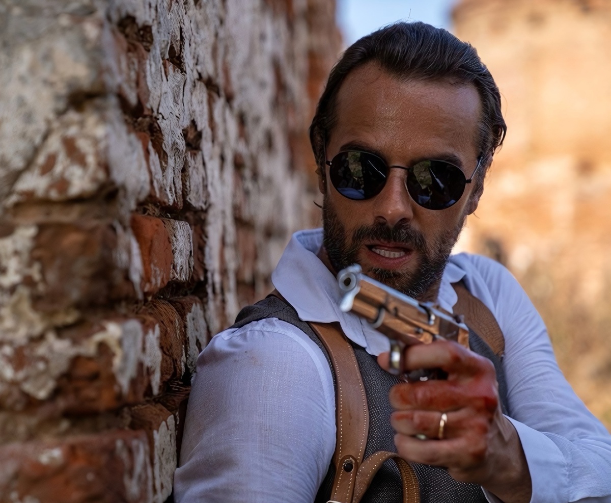 Максим Радугин, кадр из сериала «Феникс»
