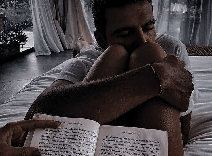 Три часа ночи. Пишет только тебе