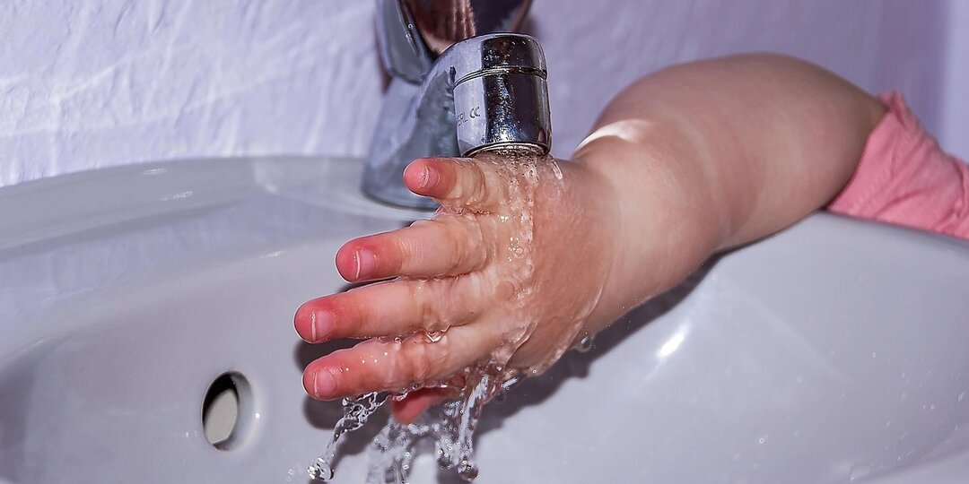 СМИ: Горячую воду в некоторых районах Екатеринбурга вернули раньше срока