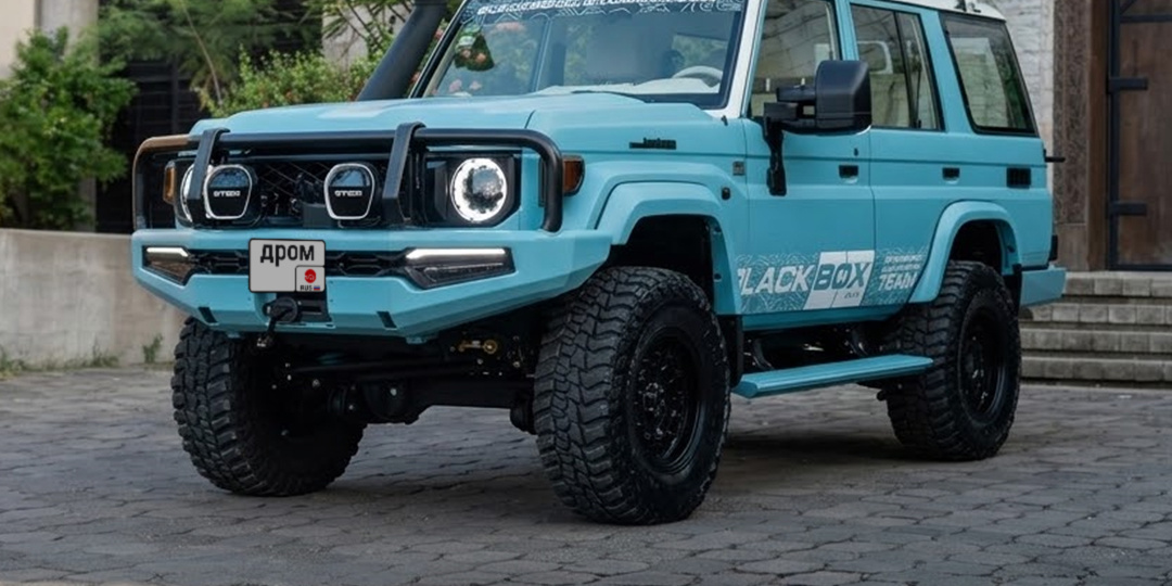 Семидесятый Крузак прокачали то ли в стиле Brabus, то ли по заветам Mansory.