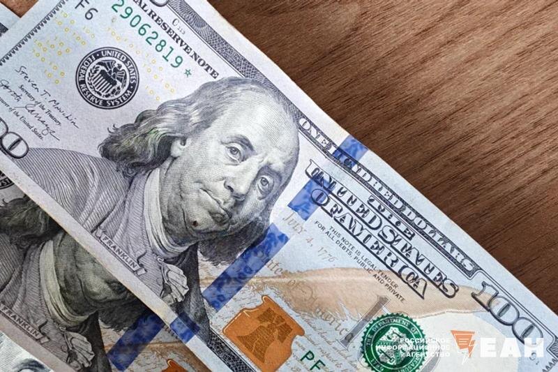 Финансист допустил рост доллара до 85 рублей