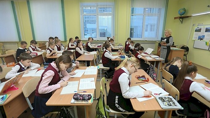 Юрист объяснил, должны ли родители сдавать деньги на нужды класса