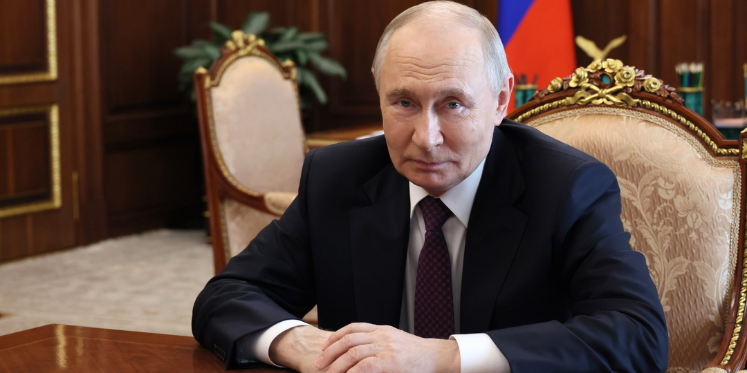 «Путин — это пустoe место»: что на самом деле пишут россияне, когда их никто не видит
