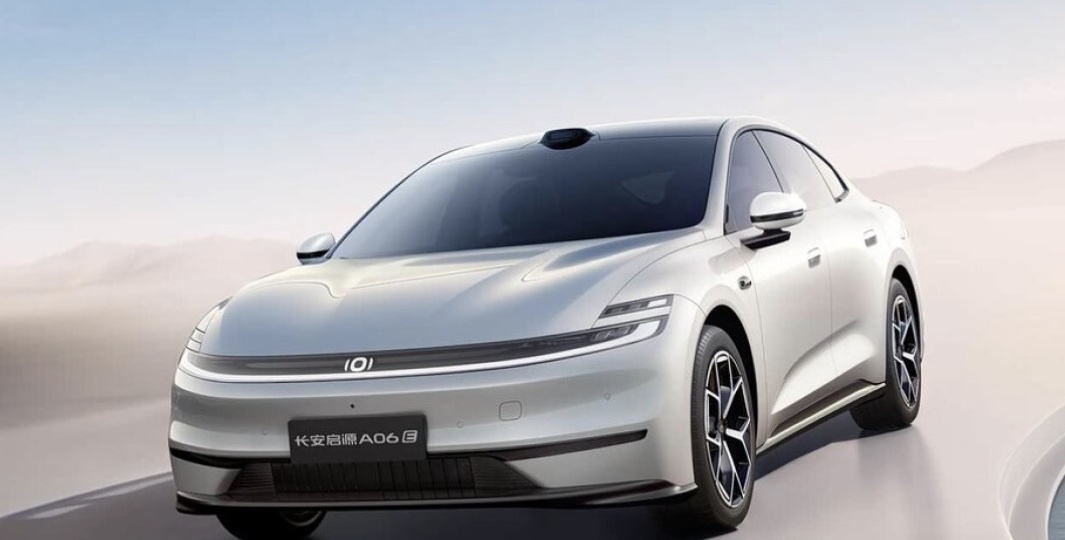 Changan Qiyuan A06 неожиданно стал хитом в России: большой гибрид с ценой от 2,2 млн рублей