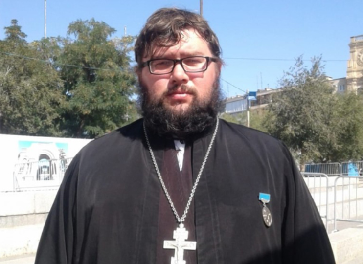 «Кто-то жжёт траву» — сказали в храме, но дым только усиливался