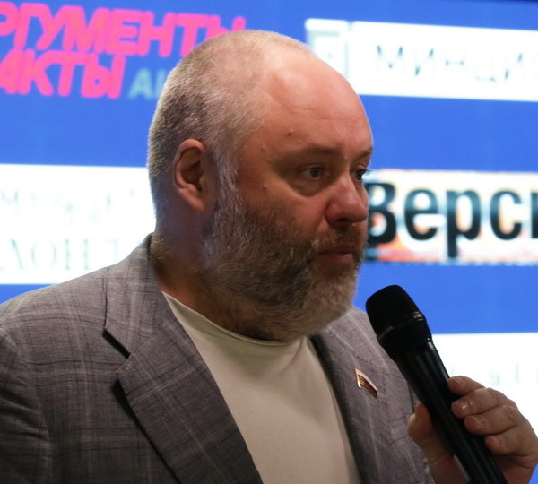 В Госдуме попросили Канье Уэста поддержать СВО перед приездом в Россию