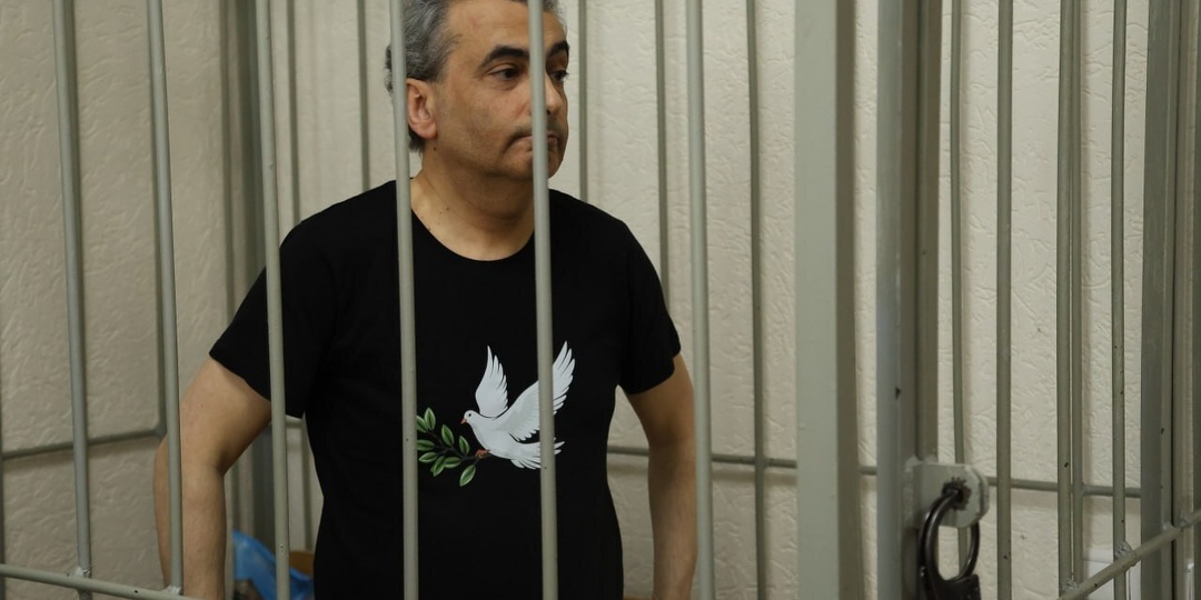 Суд приговорил зампреда «Яблока» Льва Шлосберга к 11 годам и 1 месяцу колонии. Заявления лидеров партии