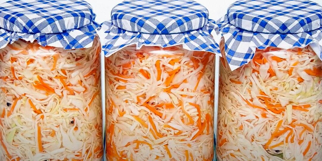 Капуста в банках на зиму с понятным рассолам-хрустит стабильно и спокойно стоит под заливкой