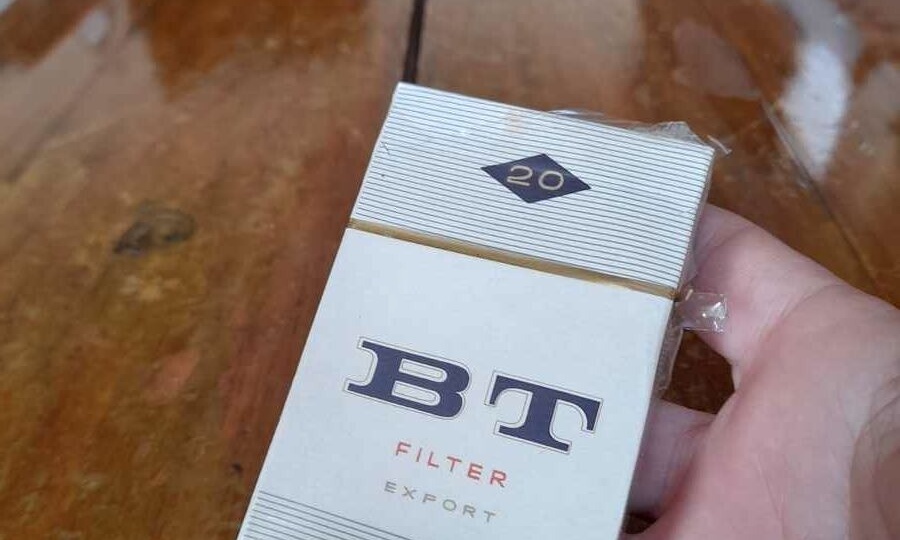 На барахолке купил те самые сигареты "BT" из СССР. Рискнул покурить - делюсь мнением
