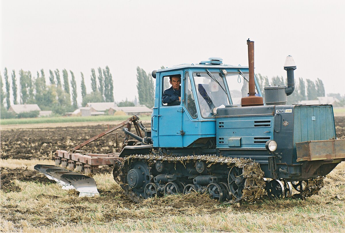 Фото:  Конкурс «День пахаря» в Ростовской области, 2002 год (из архива компании «Бизон»).