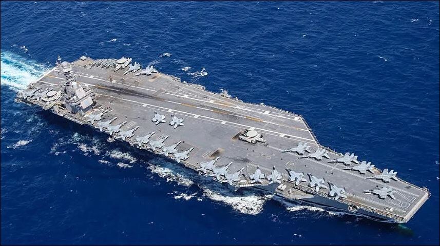 Зачем надстройка авианосца "Форд" так сдвинута в корму и почему это злит Трампа