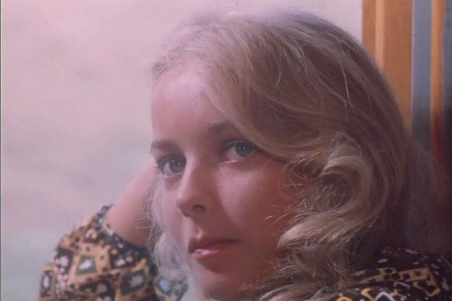 Наталья Вавилова в фильме «По улицам комод водили...», 1978.