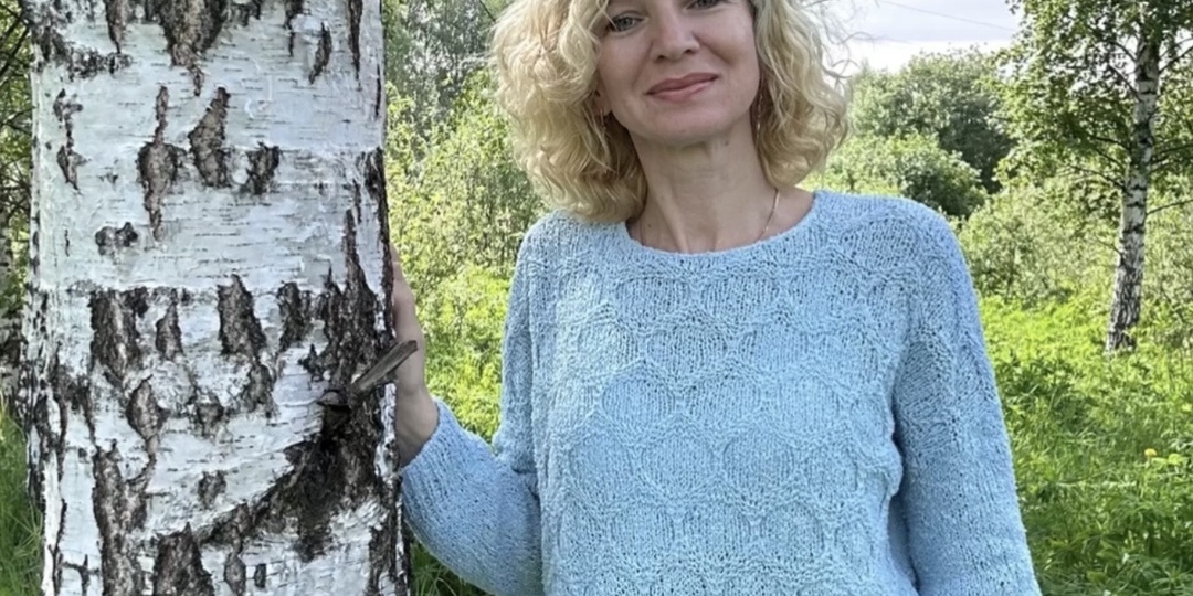 Джемпер из хлопкового букле: уют, фактура и ноль сложностей.