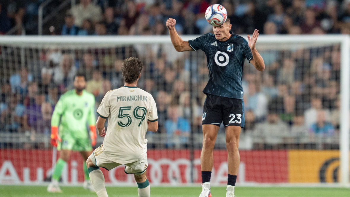    Алексей Миранчук и Моррис Дагган.Imagn Images USA Today Sports