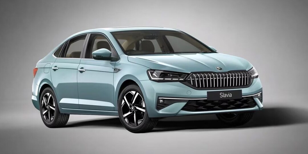 Skoda обновила Slavia: седан получил 8-ступенчатый «автомат», ИИ и массаж задних сидений