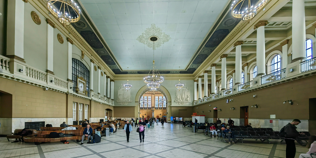 Приехал из Петербурга в Москву - впервые на Киевский вокзал