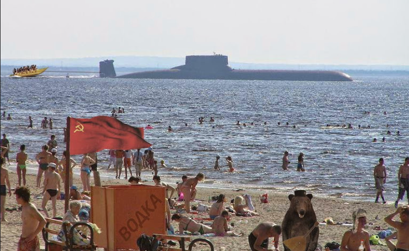 12. На "Акуле" тоже люди могут ошибаться. Слегка перепутали: вместо "вправо" сделали "влево".