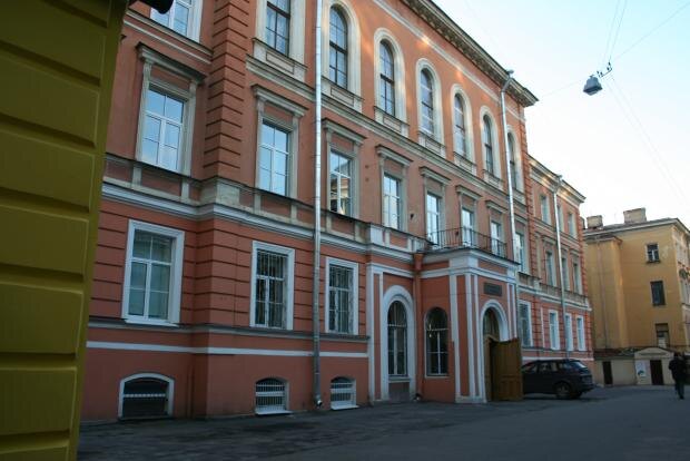 ФМЛ №239 Фото с www.citywalls.ru