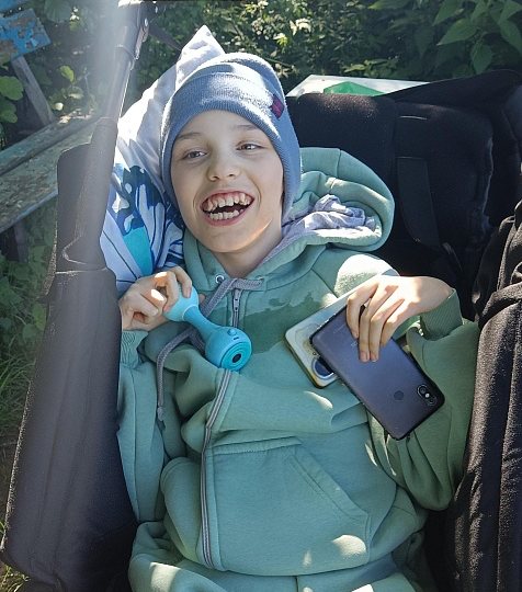 Кириллу 13 лет. У него тяжёлая форма ДЦП и паллиативный статус