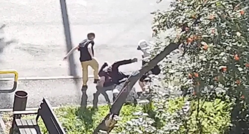 В Челябинске установили личность одного из избивших пенсионера подростков