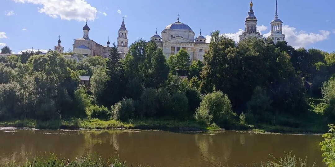 По городу Торжку