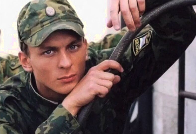 Роль рядового Медведева в х/ф «Солдаты» навредила карьере Александра Лымарева, по его мнению