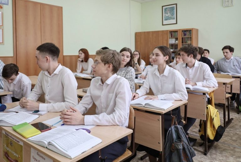 Обществознание в школах Самарской области оставят только для старшеклассников