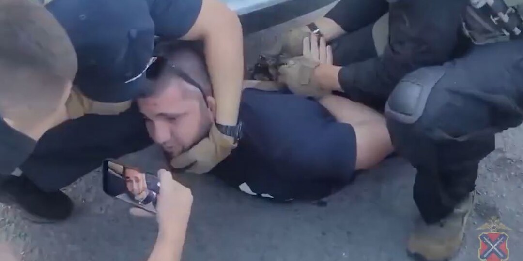 Жесткое задержание вымогателя у участника СВО в Волгограде попало на видео