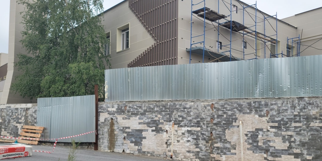 В Сургуте завершают первый этап ремонта музыкально-драматического театра