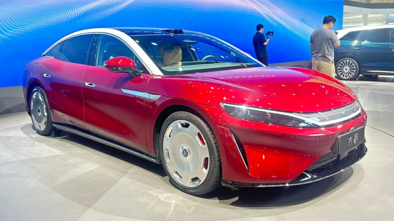 BYD Da Han EV: флагманский электромобиль с запасом хода 1008 км раскрыл цены в Китае