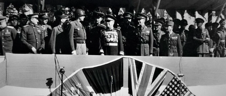 Парад, статус которого, стараниями западных "союзников", сначала принижали, а потом и вовсе стали забывать