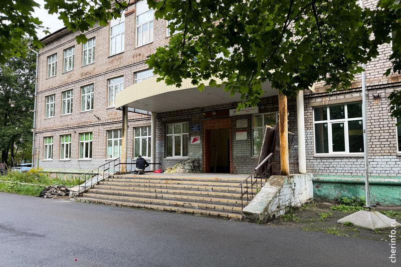 В школе № 15 к 1 сентября сделают подъемник для учеников с инвалидностью