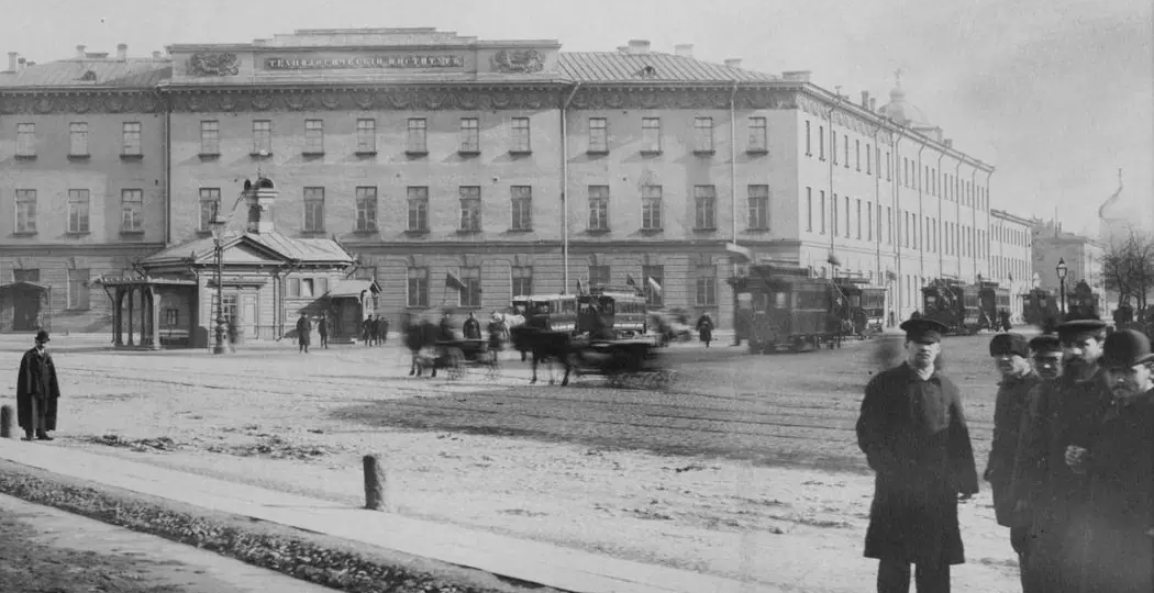 «Мы сами не доедим, но вывезем!» Профессор механики, который держал в кулаке экономику империи