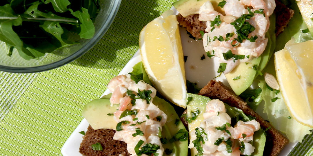 Канапе с авокадо и креветками 🦐