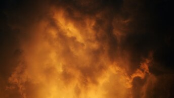 Более 75 человек пострадали при взрыве на Амурском газохимическом комплексе