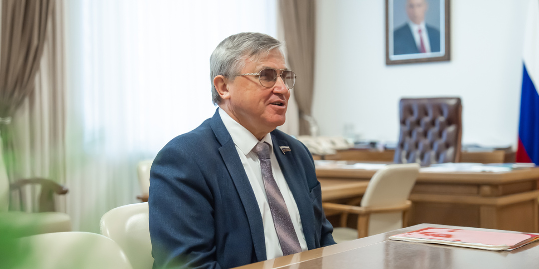 Суды обязуют выплачивать минималку за ставку учителям, а что Правительство?