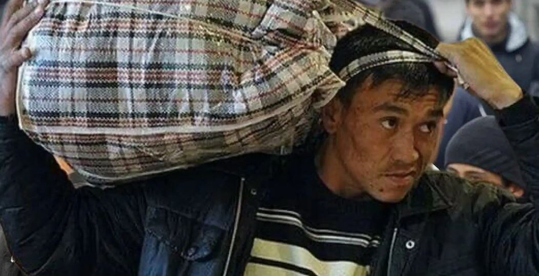 Мигранты не понимают, почему нельзя приставать к нашим женщинам. Им пытаются объяснять, а они всё равно не понимают